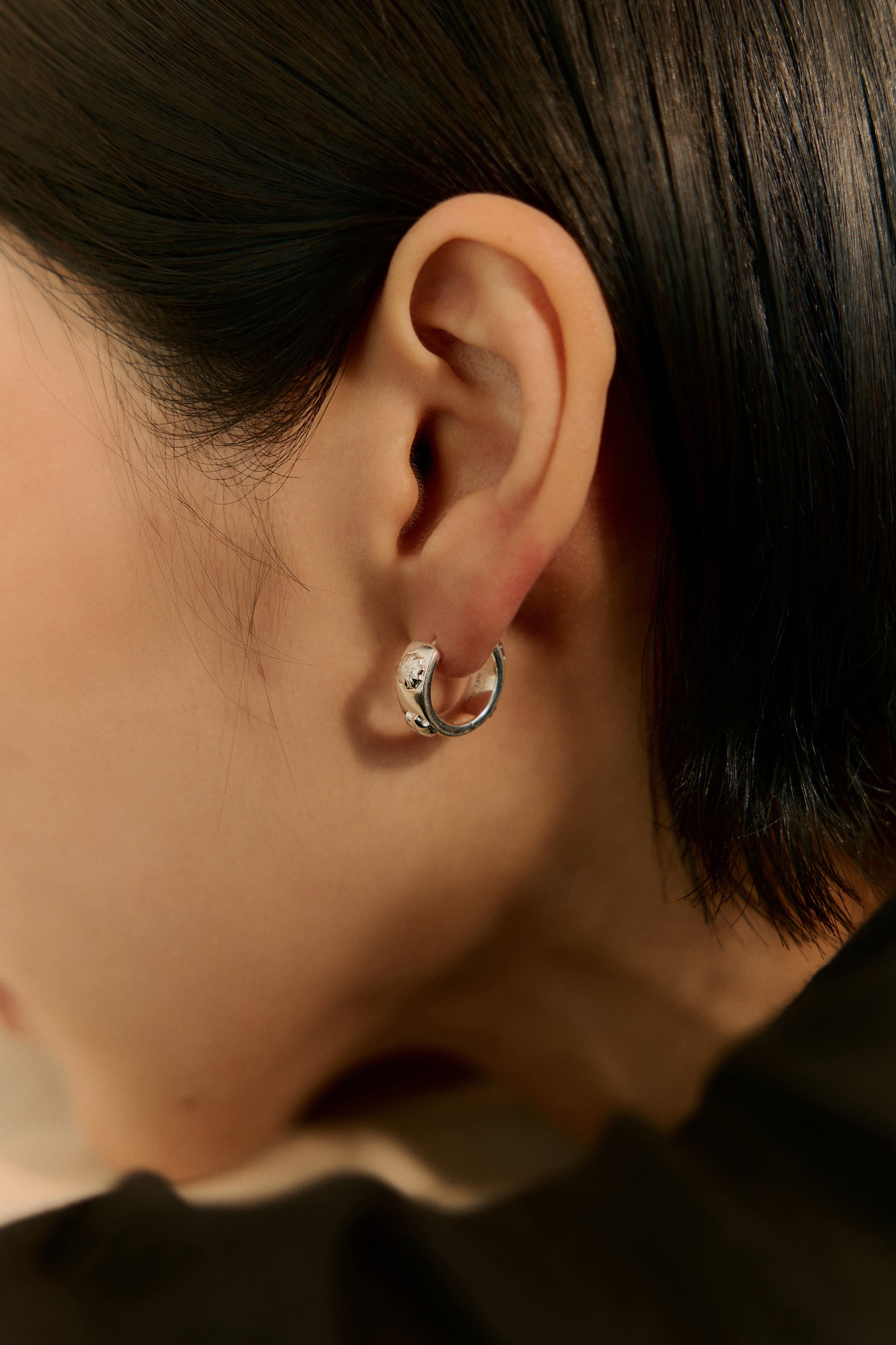 ANPOL Huggie Earrings